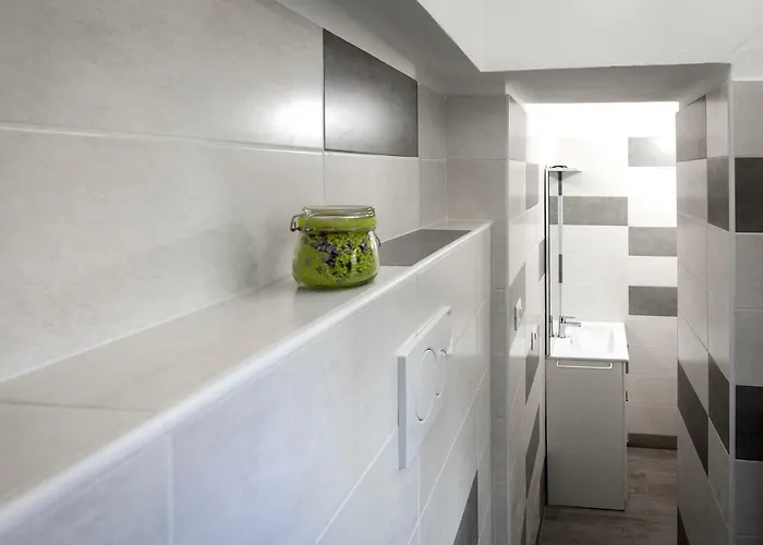 Daniel House Apartment