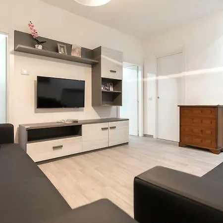 Daniel House * Bellano