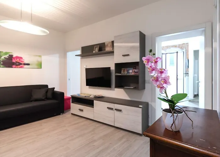 Daniel House Apartment